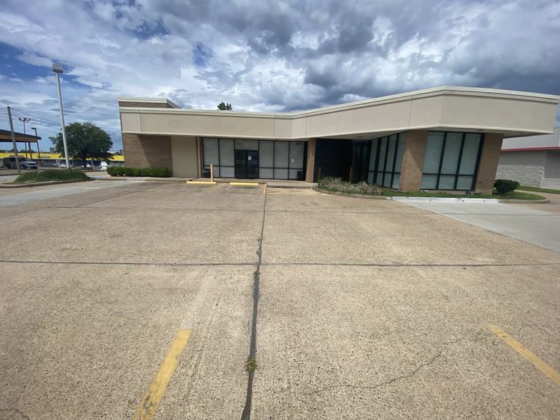 1927 N Market St, Shreveport, LA for rent - Building Photo - Image 1 of 15