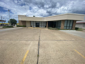 1927 N Market St, Shreveport, LA for rent Building Photo- Image 1 of 16