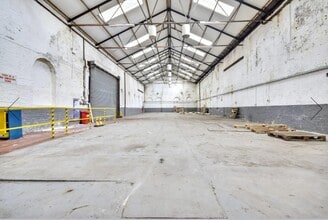 5 Macdougall St, Greenock to rent Interior Photo- Image 2 of 12