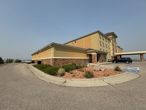 1333 N Elk Vale Rd, Rapid City, SD for rent Building Photo- Image 2 of 24