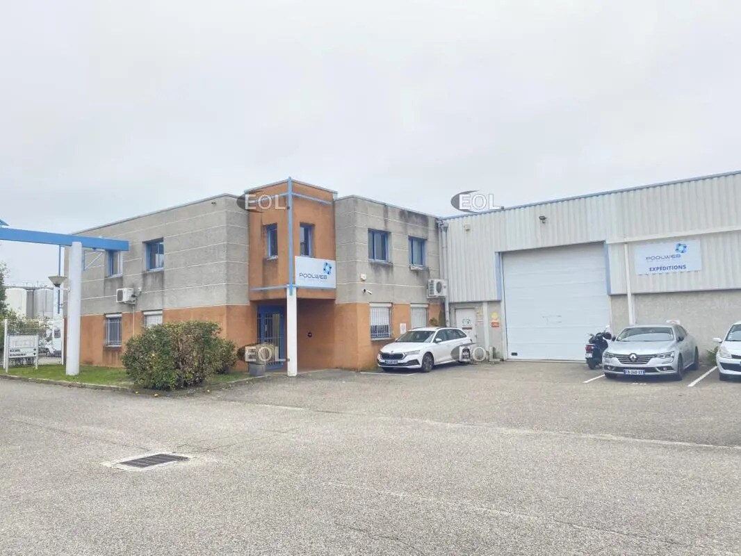 Industrial in Chassieu to rent Building Photo- Image 1 of 23