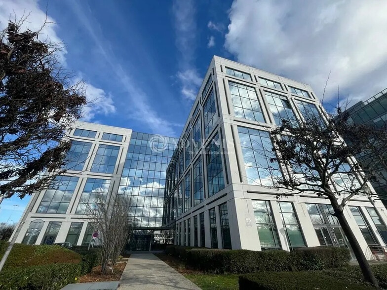 Office in Rungis to rent - Building Photo - Image 1 of 5