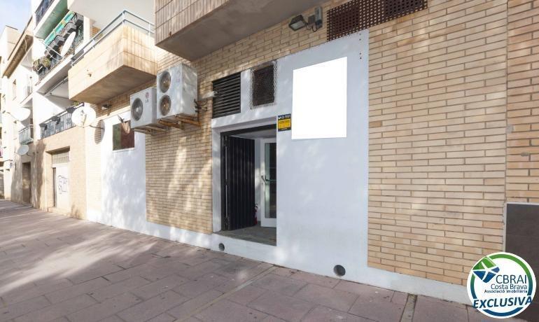 Retail in Roses, Gerona to rent Primary Photo- Image 1 of 5