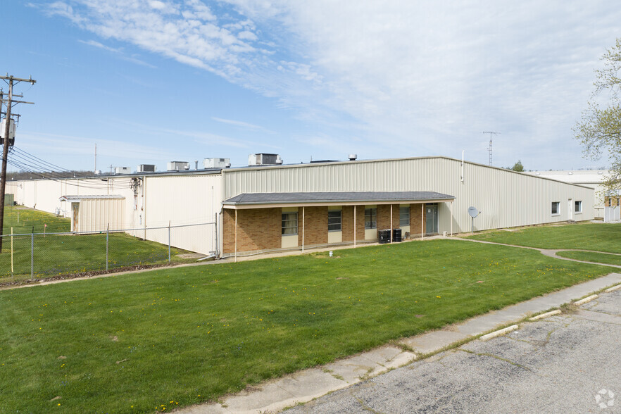 240 E Industrial Pky, Fayette, OH for sale - Building Photo - Image 1 of 1