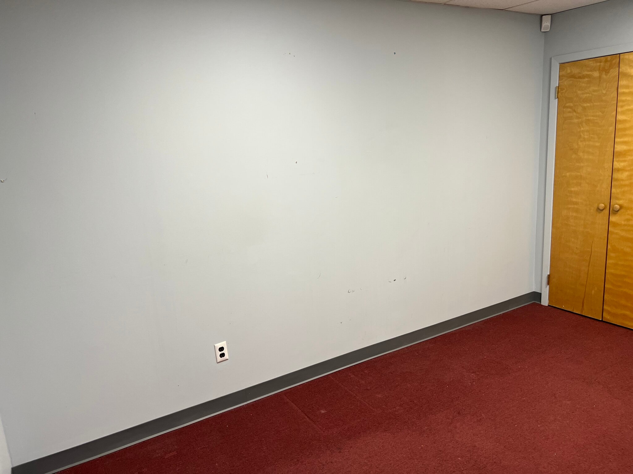 601 Portion Rd, Ronkonkoma, NY to rent Building Photo- Image 1 of 10