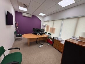 Hedge End, Southampton to rent Interior Photo- Image 2 of 17