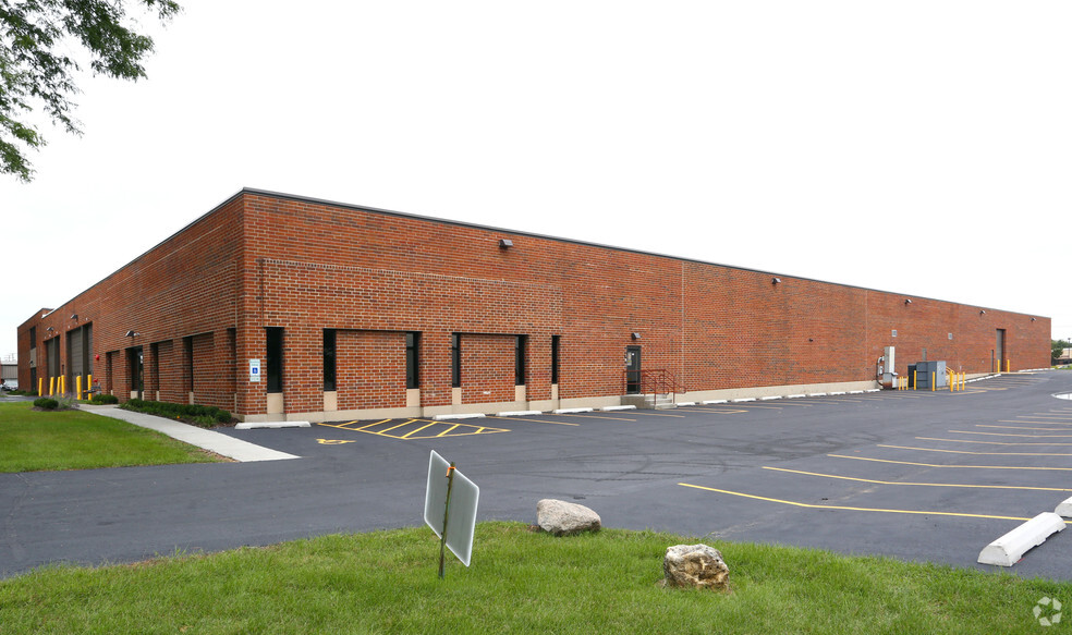 680 Industrial Dr, Cary, IL for rent - Building Photo - Image 2 of 5