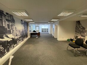 70 High St, Winchester to rent Interior Photo- Image 1 of 3