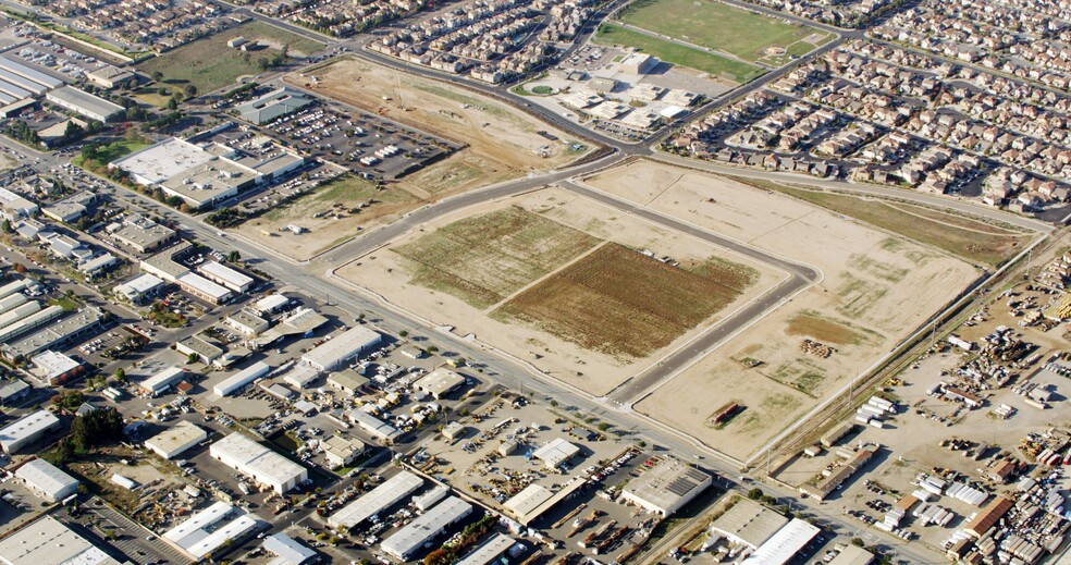 W Betteravia Rd & Walker Ave, Santa Maria, CA for rent - Aerial - Image 3 of 4