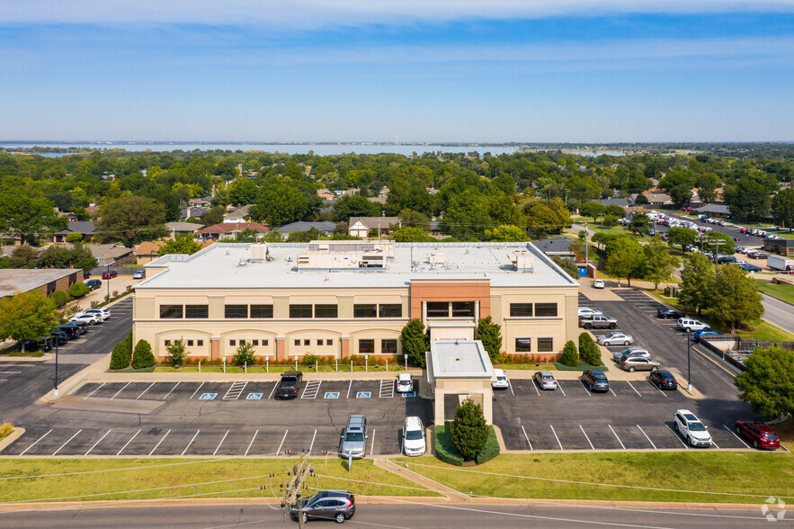 3705 NW 63rd St, Oklahoma City, OK for sale - Building Photo - Image 2 of 4