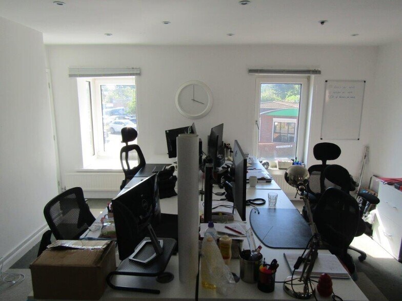 16 The Green, Newport Pagnell for sale - Interior Photo - Image 2 of 3