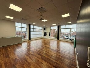 Maybrook Pl, Warrington to rent Building Photo- Image 1 of 2