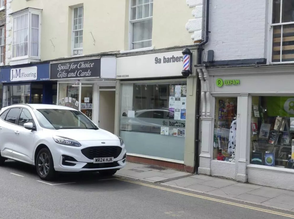 9 High St, Malmesbury to rent Primary Photo- Image 1 of 4