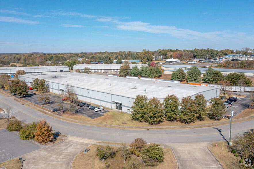 740-760 Hickory Industrial Dr, Old Hickory, TN for rent - Building Photo - Image 3 of 4