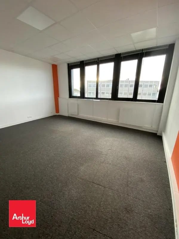 Vente Bureaux 94 m² - Photo 1
