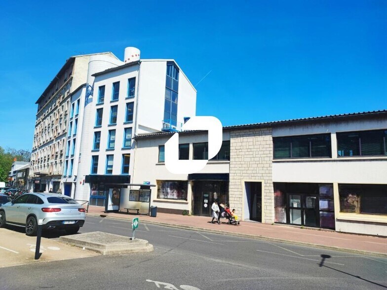 Office in Joinville-le-Pont to rent - Building Photo - Image 2 of 8
