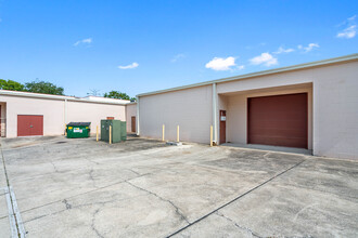 4900 Creekside Dr, Clearwater, FL for rent Building Photo- Image 2 of 4