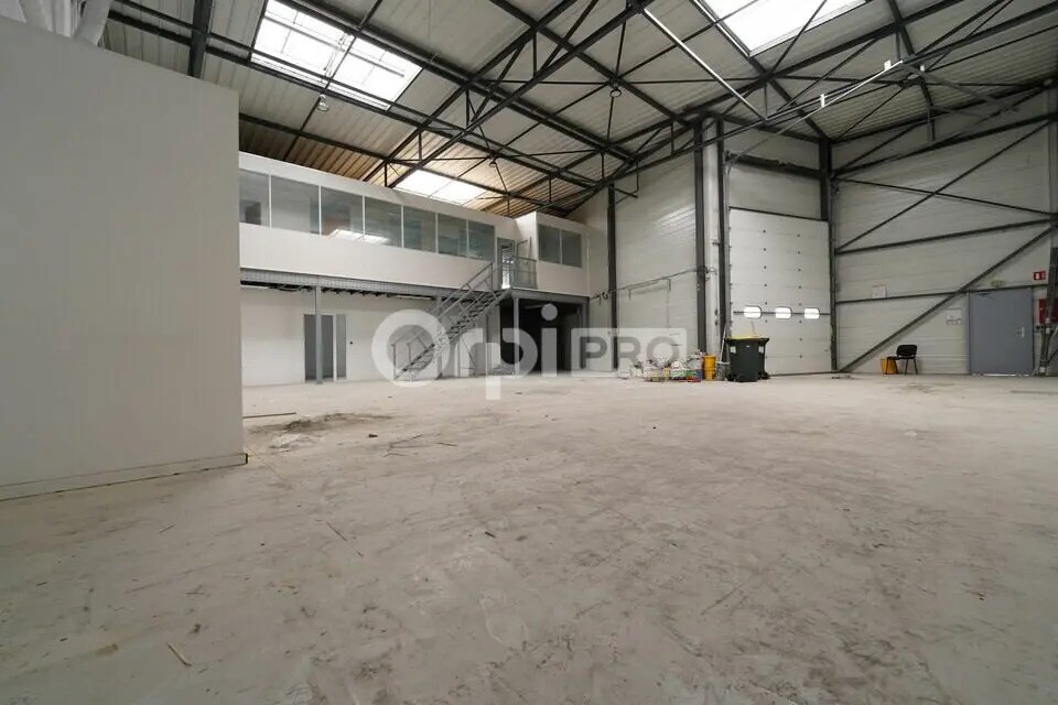 Light Industrial in Saint-Priest for sale Interior Photo- Image 1 of 7