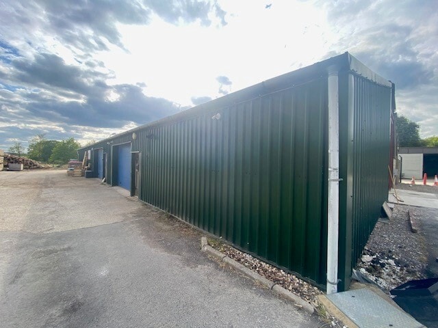 Baughurst Rd, Baughurst to rent - Building Photo - Image 2 of 3