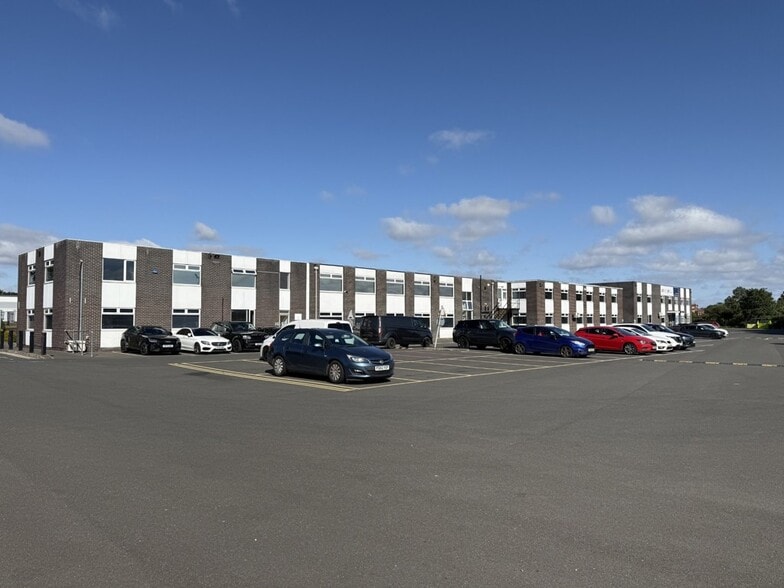 West Carr Rd, Retford to rent - Building Photo - Image 2 of 2
