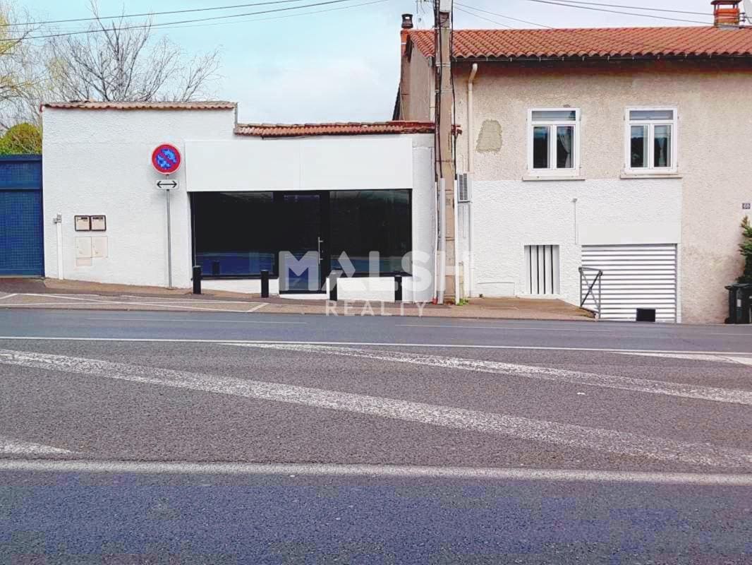 Retail in Tassin-la-Demi-Lune to rent Building Photo- Image 1 of 5