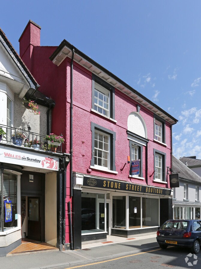 3 Stone St, Llandovery SA20 0BX UK