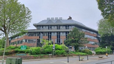 Guildford Rd, Woking to rent Building Photo- Image 1 of 5