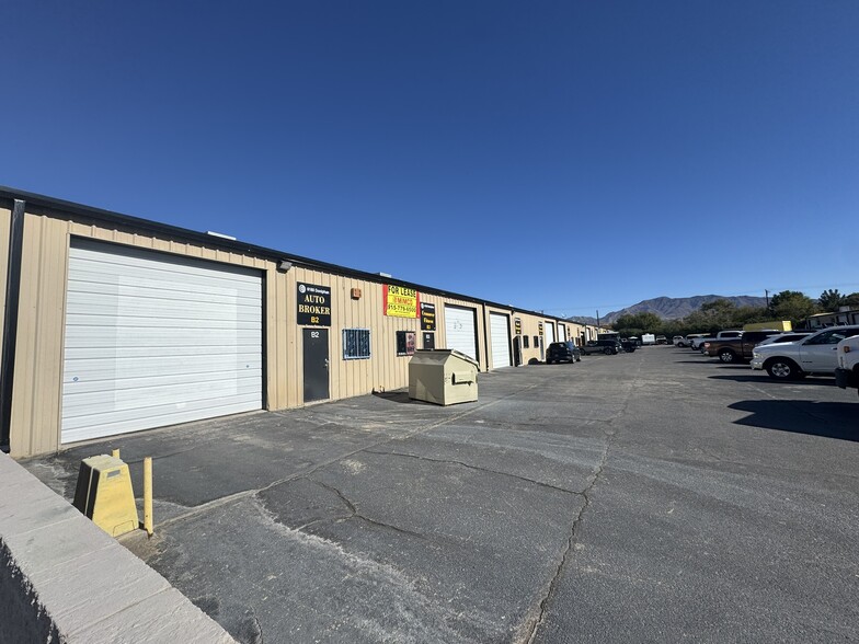 6180 Doniphan Dr, El Paso, TX for rent - Building Photo - Image 1 of 4