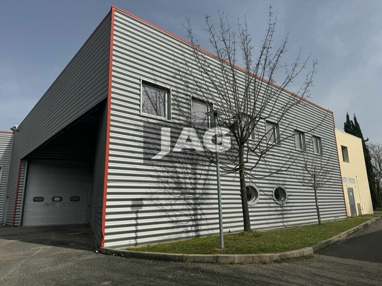 Light Industrial in Saint-Priest for sale - Building Photo - Image 2 of 10