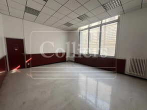 Office in Marseille to rent Building Photo- Image 2 of 4