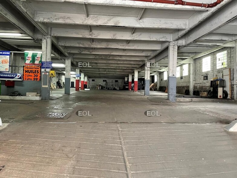 Light Industrial in Paris to rent - Building Photo - Image 1 of 6