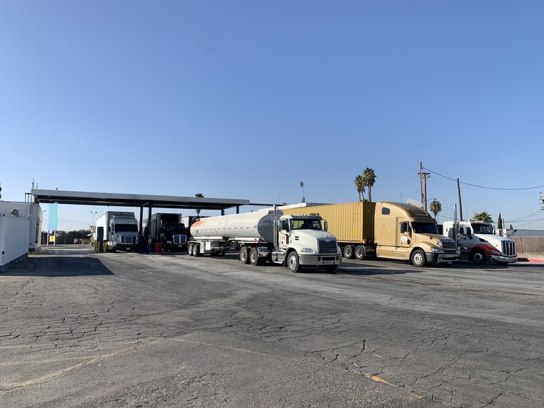 High Volume Truck Stop Kern County, Bakersfield, CA for sale - Building Photo - Image 1 of 1