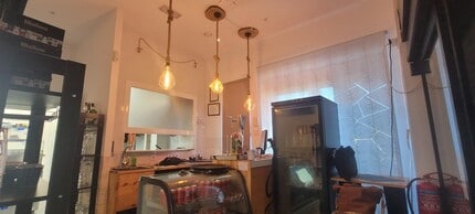 Retail in Madrid, Madrid to rent Interior Photo- Image 1 of 11