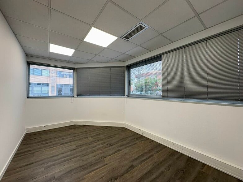 121 Rue Jean Bart, Labège to rent - Interior Photo - Image 3 of 7