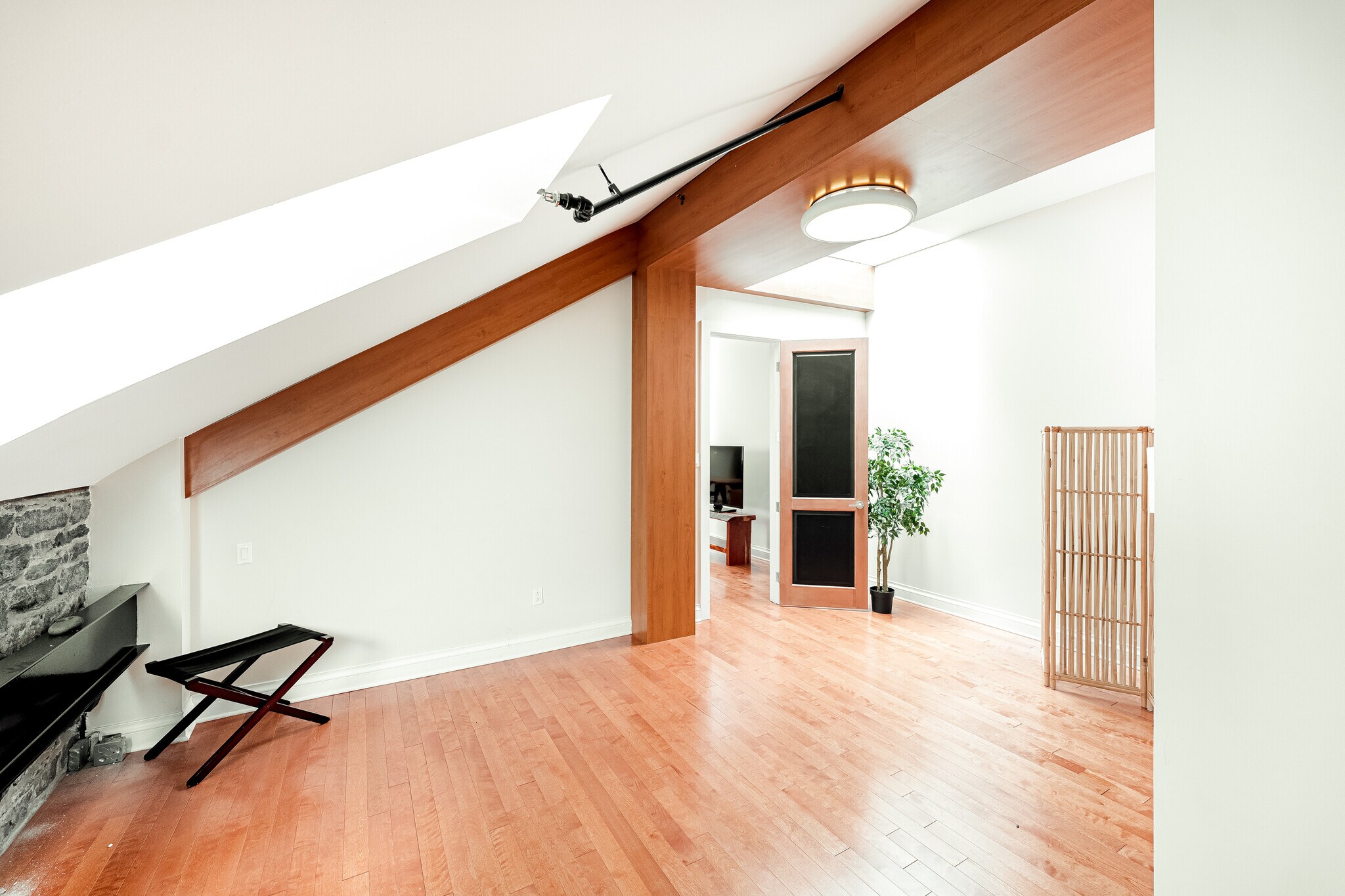 1312 Rue Sainte-Catherine O, Montréal, QC to rent Building Photo- Image 1 of 4