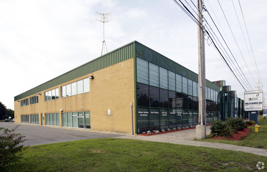 380 Hunt Club Rd, Ottawa, ON for rent - Building Photo - Image 2 of 8