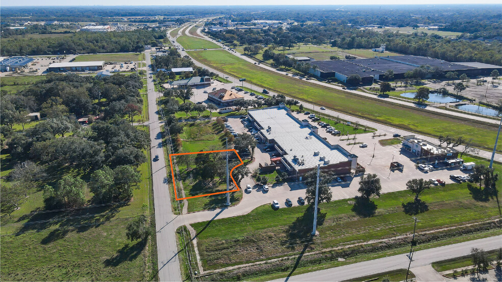 N HWY 35 Bypass, Alvin, TX for sale - Building Photo - Image 2 of 9