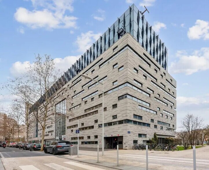 892-896 Rue Yves Kermen, Boulogne-Billancourt to rent - Building Photo - Image 1 of 20