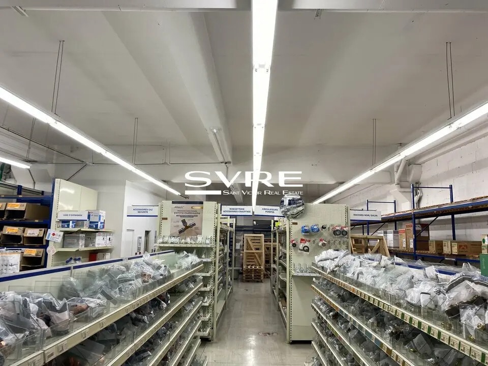 Light Industrial in Marseille to rent Interior Photo- Image 1 of 20