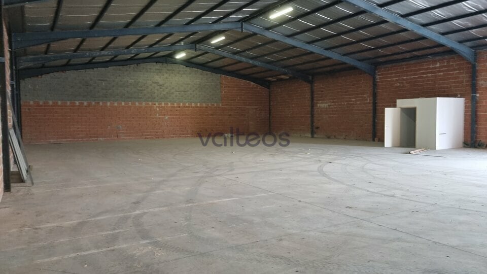 Light Industrial in Beauzelle to rent - Interior Photo - Image 2 of 4