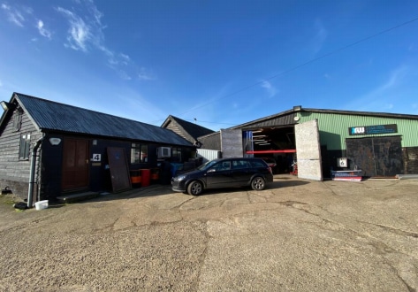 Unit 7 Woodgates Farm, Woodgates End, Broxted to rent Primary Photo- Image 1 of 3