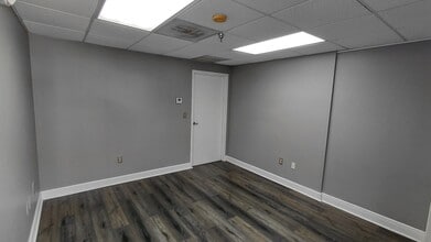 21113 Johnson St, Pembroke Pines, FL to rent Interior Photo- Image 1 of 4