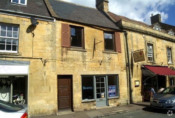 2 Oxford St, Moreton In Marsh for sale - Primary Photo - Image 1 of 1