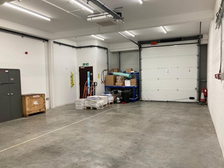 Crowbridge Rd, Ashford to rent - Building Photo - Image 3 of 6