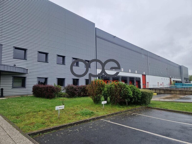 Industrial in Mitry-Mory to rent - Building Photo - Image 2 of 13