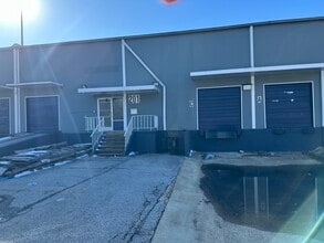 177-235 Cumberland St, Memphis, TN to rent Building Photo- Image 1 of 11