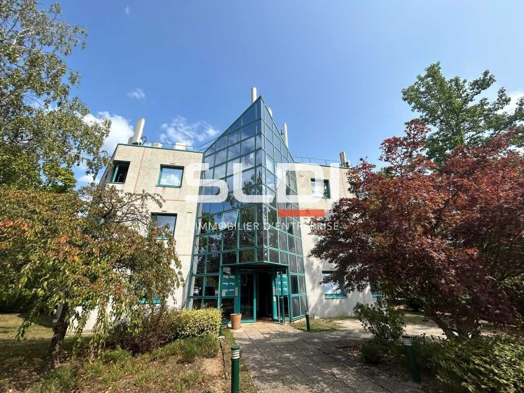 Rue Benoit Bennier, Charbonnières-les-Bains to rent Building Photo- Image 1 of 16