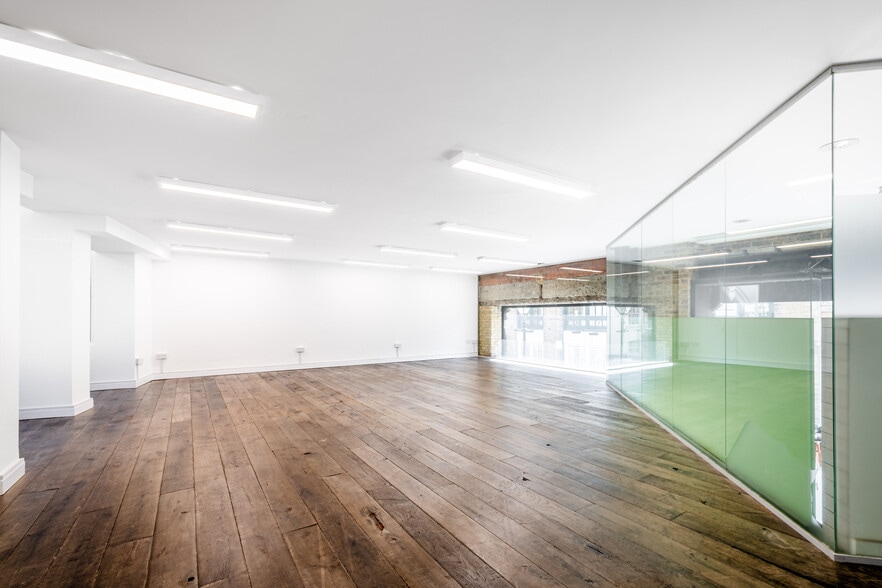 35 Artillery Ln, London to rent - Interior Photo - Image 2 of 17