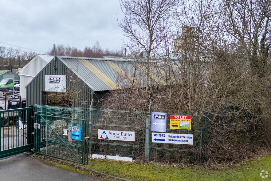 Station Rd, Chesterfield to rent - Primary Photo - Image 2 of 3