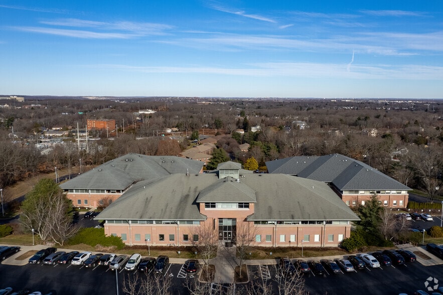 300 Centerville Rd, Warwick, RI for sale - Aerial - Image 2 of 7